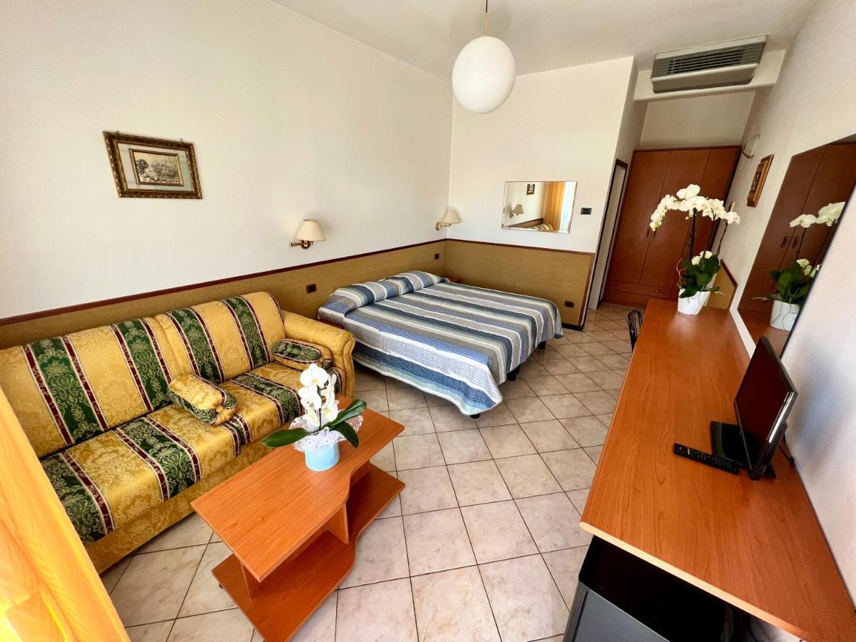 Hotel Ca' Bianca Da Paolino 미사노아드리아티코 외부 사진
